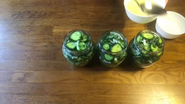 САЛАТ  из огурцов колечками с луком на зиму. Он у вас закончится первым!