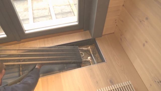 Мойка окон, стен и батарей в коттедже. Уборка после ремонта смотреть онлайн