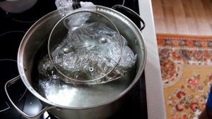 Свиная грудинка варёная в пакете.