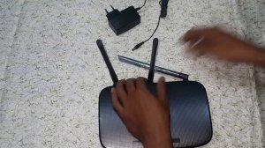 TP-LINK TL-WR940N Wireless N450 Router Unboxing