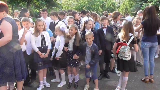 Карантин Последний звонок онлайн Хотим в школу! смотреть онлайн