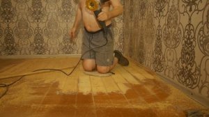 Как снять краску с деревянного пола алмазной фрезой быстро и без пыли.