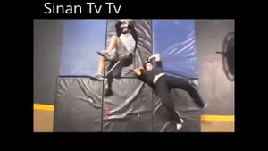 Удары ногами в прыжке. Красивейшая техника удара