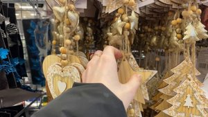 Новогодние украшения в Глобусе