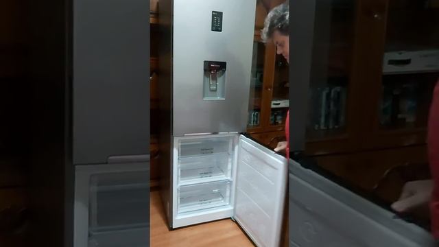 Combină frigorifică Samsung Model - RB31FDRNDSA смотреть онлайн