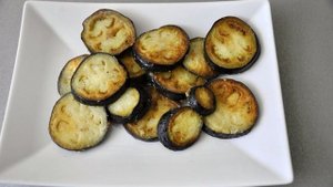 Минтай с баклажанами