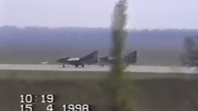 Отлет МиГ-23 с 206 авиабазы "Червоноглинское" (UKOA), Арцыз смотреть онлайн