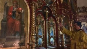 Богородицу, и Матерь Света в песнех возвеличим!