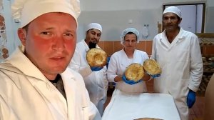 Раннее утро, горячая печь, самому можно в лепёшку )