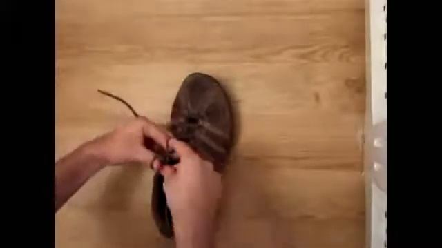 Как быстро и просто завязать шнурки смотреть онлайн