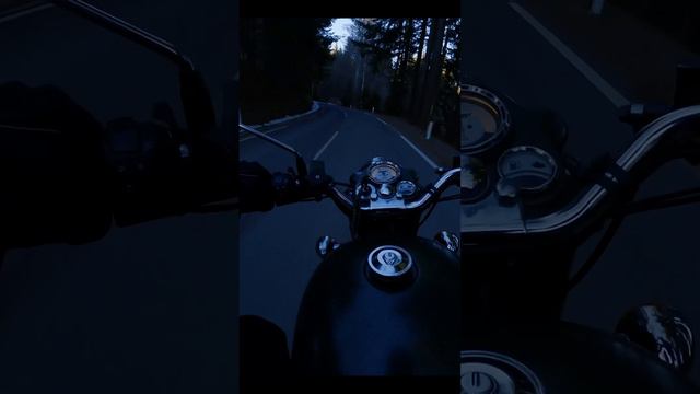 Climbing a Hill on an a Royal Enfield Classic 500 - ASMR Sound!