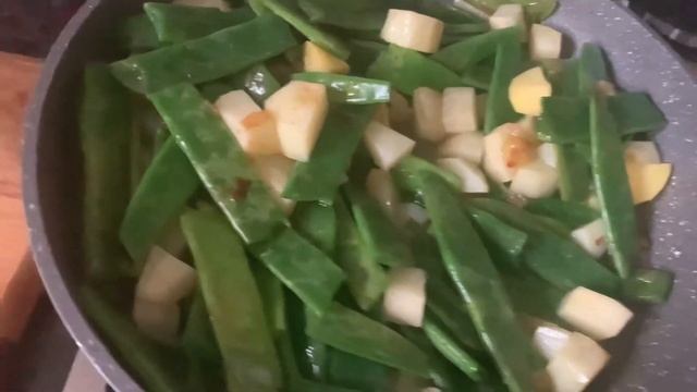 Фасоль стручковая с картофелем и чесночком. Добавляем в копилку любимых рецептов.