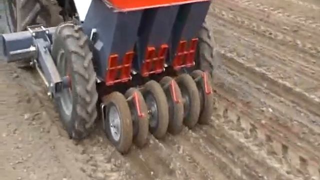 Машина для посадки лука-севка (чеснока) МПЛС смотреть онлайн