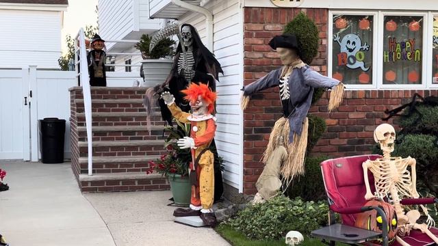 New York City 4K Walking Tour in Howard Beach Queens NYC Best Halloween House Decoration 2023 смотреть онлайн