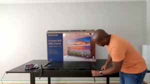 How to install the legs on the Samsung TU7000 Crystal UHD 4K TV (2020)