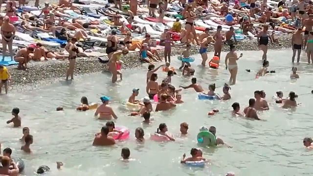 Кабардинка 30.07.19г.куча людей и грязная вода! смотреть онлайн