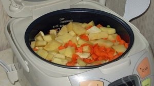 Тушеная картошка в мультиварке Поларис