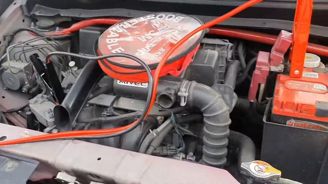 Rescue Operation of a Mirage Dead Battery смотреть онлайн