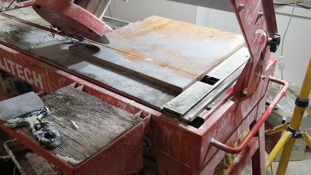 Стеклянная мозайка. Запил под 45°. Быстро и без пыли Time Lapse смотреть онлайн