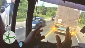 Аварийка или лево-право? Как благодарить или предупреждать о проблемах световой сигнализацией?