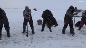 НЕ ОЖИДАЛ ТАКОГО ИСХОДА РЫБАЛКИ! ПРОБУРИЛ 5 ЛУНОК И...Рыбалка на Чанах Фестиваль "Сибирский Рыболов