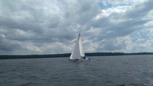 Яхта "Ассоль" в свежий ветер под парусами