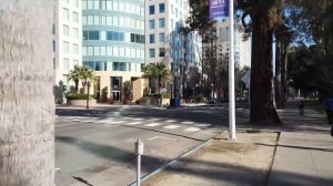 Семейная прогулка вокруг Капитолия. Sacramento штат Калифорния