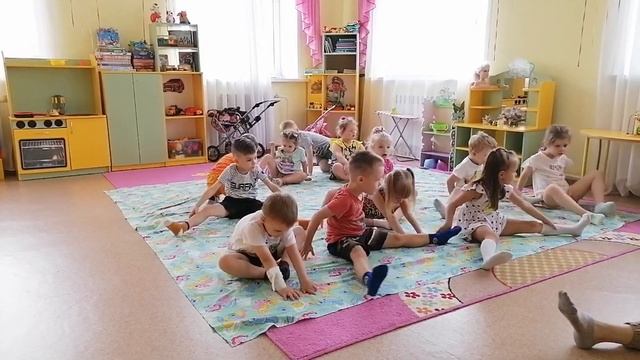 Сиреневая (старшая группа). Фитнес смотреть онлайн