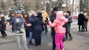 7 января 2023  СЕНИ СУЕМ! ХАРЬКОВ ТАНЦЫ В ПАРКЕ УКРАИНА!