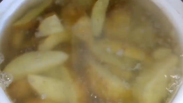 Как вкусно пожарить картошку на сковороде. Картошка на второе.
