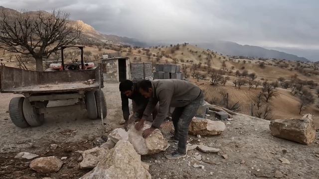 Nomadic Lifestyle Documentary: A Nomadic Family's Life in Enchanting Winter Nature