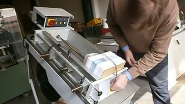 Halbautomatischer Stapelbündler Heidelberg Stahl HSB34 смотреть онлайн