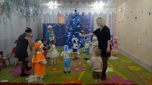 посмотри - ка дружок, у меня есть снежок