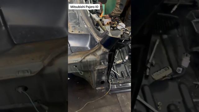 В разборе аукционный автомобиль Mitsubishi Pajero IO.
