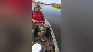 На осенюю рыбалку на лодке Казанка и болотоход 24лс