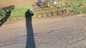 Танк. Т34  игрушка на пульте управления