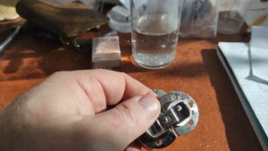 Ремонт мебельных петель. Быстро и прочно.