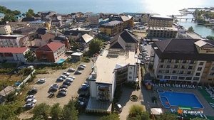 Отель "Три звезды" в п. Новомихайловский. Аэросъемка