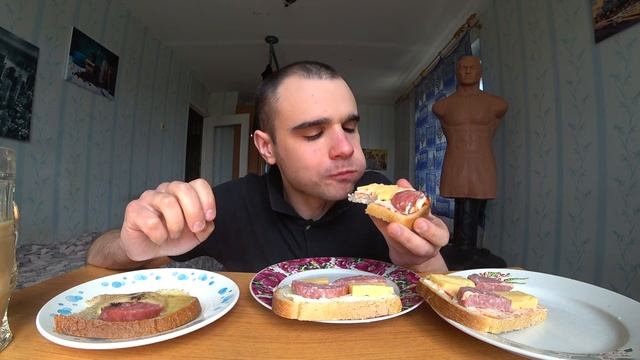МУКБАНГ АСМР БУТЕРБРОДЫ - ХЛЕБ, КОЛБАСА, СЫР, МАСЛО, МАЙОНЕЗ, КЕТЧУП / с КОФЕ / EATING ASMR Mukbang