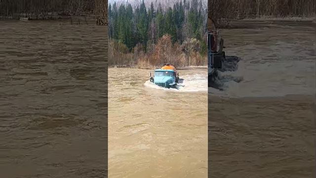 Лёд тронулся ! Урюп расширился, Урал плывёт.