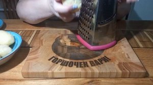 Обалденный, нежный, воздушный салат из селедки и плавленного сырка. Салат к новому году.