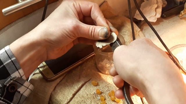 #УрокиЮвелира Применение картона при сварке серебра с янтарём. #Секреты ювелира #сваркасеребра смотреть онлайн