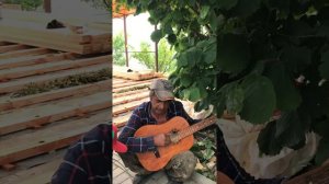 Очень красивая песня под гитару.   Спросил меня мой сын слепой. (Сёма)