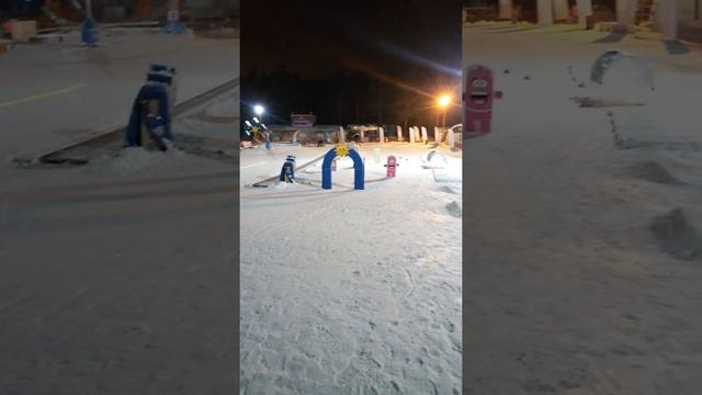 Катаемся на бублике на Уктусе смотреть онлайн