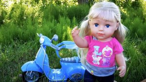 Куклы Пупсики ДЕВОЧКИ КАТАЮТСЯ НА МОПЕДЕ Беби Бон Мультик Игрушки для девочек Для детей.mp4