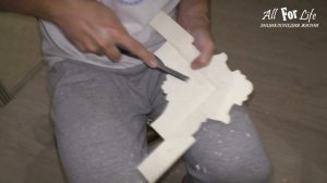 Чем украсить пустую стену / Зеркала в интерьере / Работа с полиуретановыми молдингами