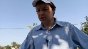 Дом из мешков, что случается с мешками на солнце через 4-5 месяцев.