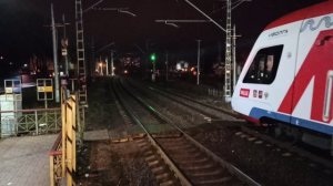 Красочное ночное прибытие новейшей электрички Иволга на платформу Водники D1|Московский транспорт