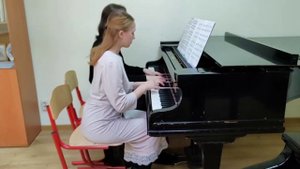 Орест Евлахов «Танец восковых фигурок» и Роберт Шуман «Восточные картины» номер 4.