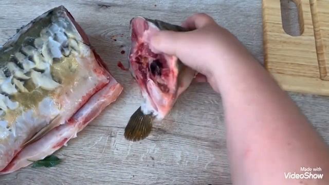 Как правильно разделать карпа на филе,непрофессионалом или 20 минут смеха и мучений ???. смотреть онлайн